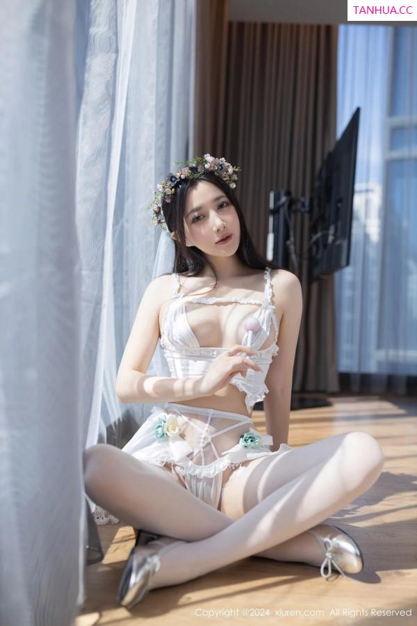 鱼子酱fish  [XiuRen]高清写真图 2024.03.08 No.8201 鱼子酱Fish 丝袜美腿第13张图片